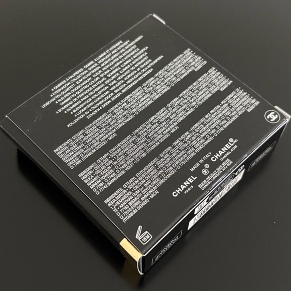 Chanel 229 Boutons Stellaire Les 4 Ombres Multi-Effect Quadra Eyeshadow - Picture 3 of 7